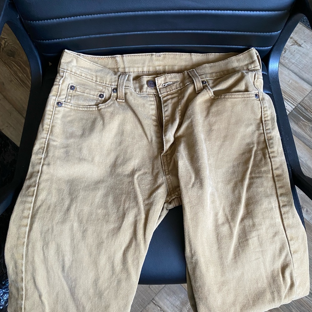 Men’s tan Levi pants